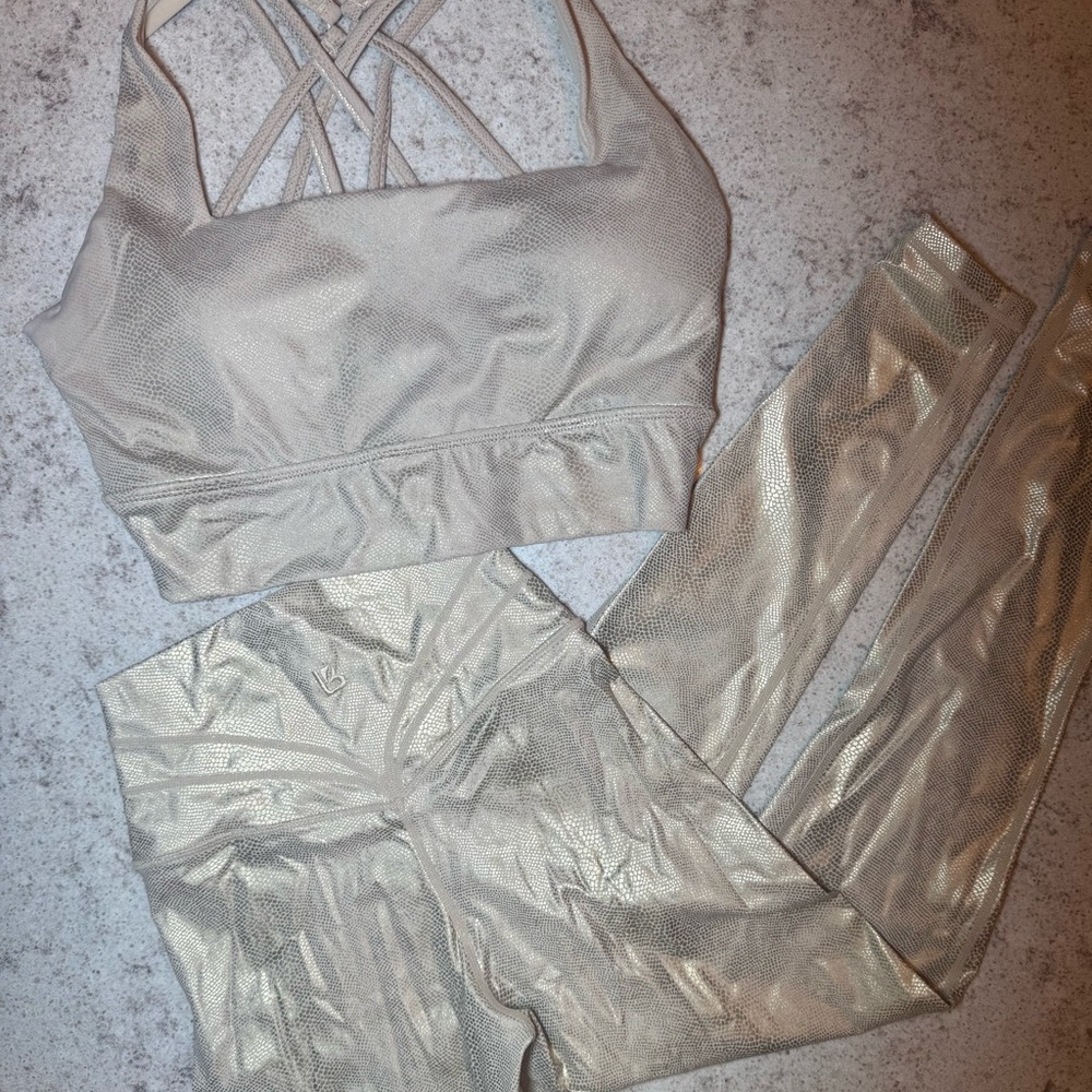 BuffBunny Metallic Cream Leggings and Top Set